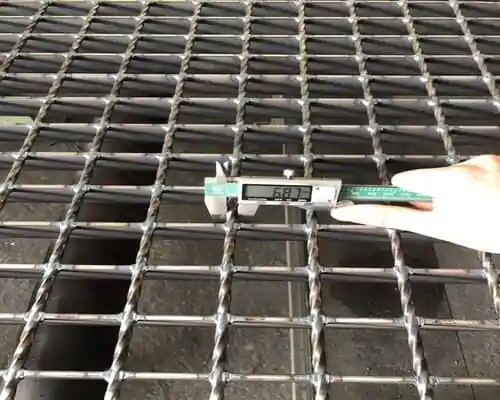 Dimension check for steel gratings