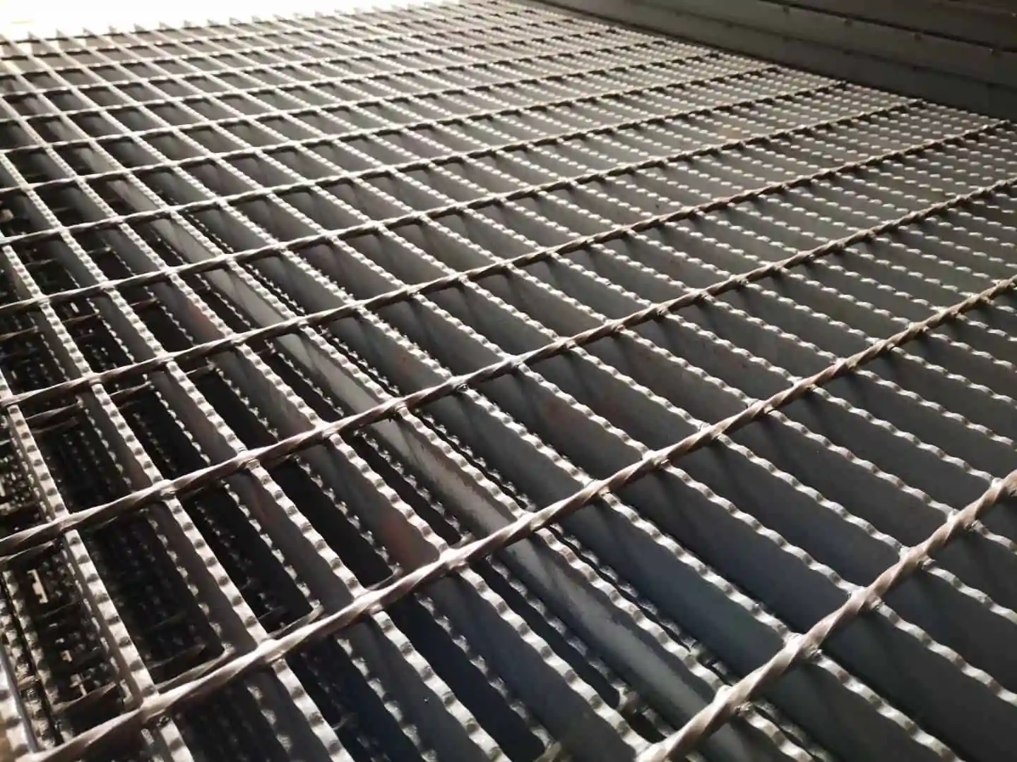 Standard steel gratings