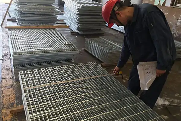 quality control of steel gratings