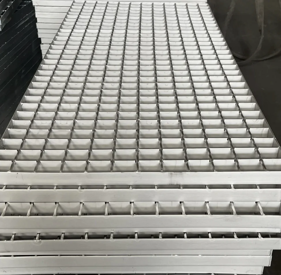 STAINLESS STEEL GRATING